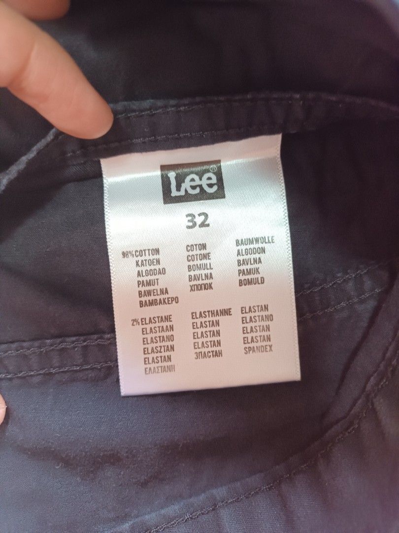 Lee Striped Chino Short (Category: Shorts) located in Naga. Submitted by pawikann (Listing ID 1466909876, Image 2). Description: .