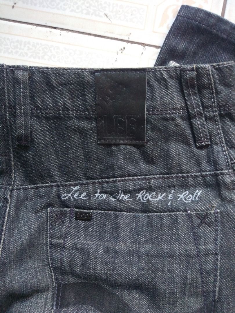 Lee X-Line Black Jean 35 actual (Category: Jeans) located in Pasay City. Submitted by denimdude.ph (Listing ID 1466862507, Image 3). Description: twisted leg design.