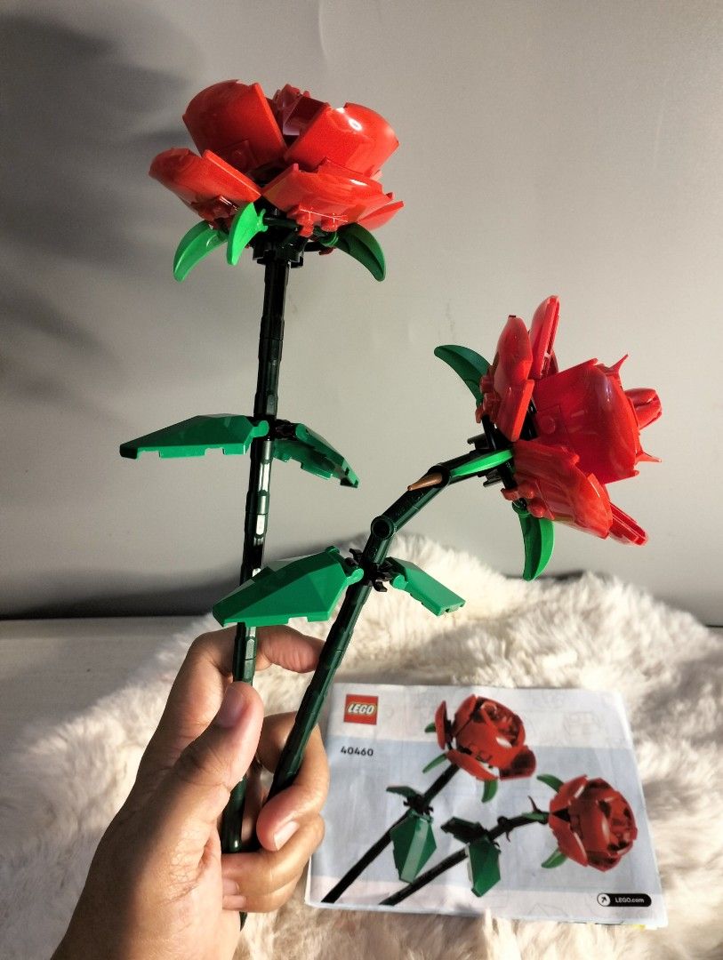 LEGO Original Botanical Iconic Roses (Category: Lego & Building Sets) located in Manila. Submitted by alayassulittipidfinds (Listing ID 1466924782, Image 1). Description: Complete set this is brandnew wala lang box. inopen lang and binuo..