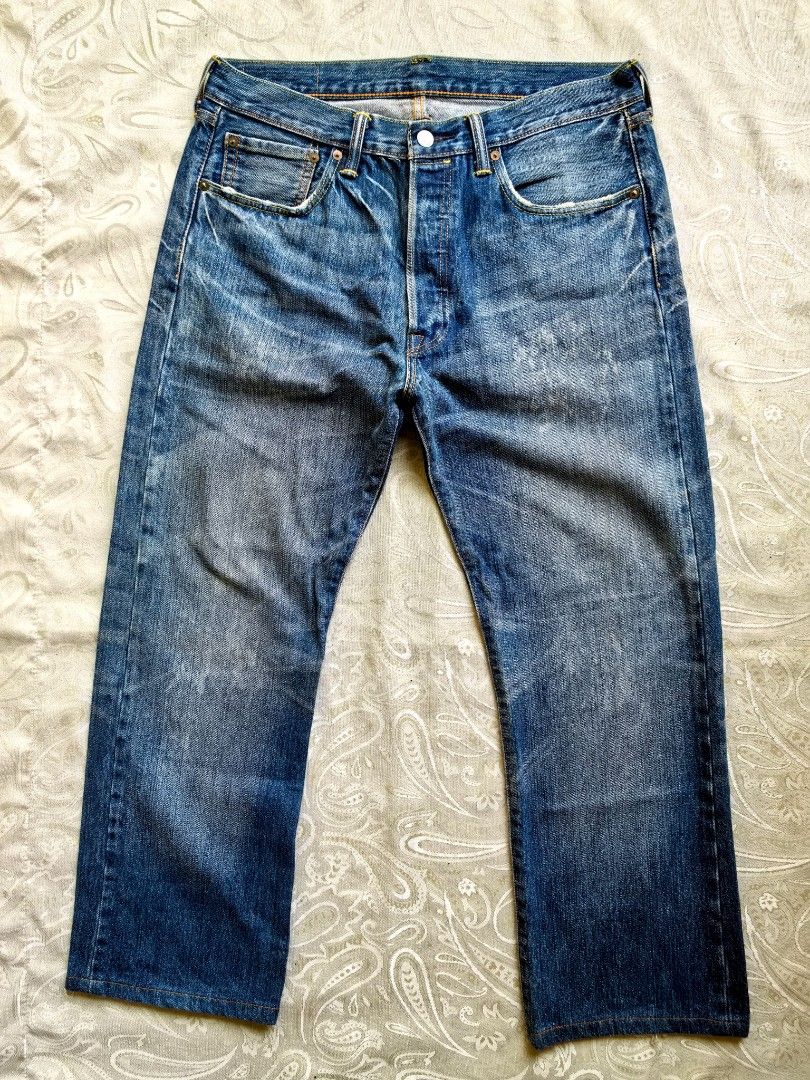 Levis 501 Buttonfly Size 34 Leather Patch (Category: Jeans) located in Pagsanjan. Submitted by japan.streetwear.to.ph (Listing ID 1466778517, Image 2). Description: LEVI'S 501 (LEATHER PATCH) SIZE 34 BUTTONFLY No Issue / Stretchy / Leather Patch Color: Blue Dirty Midwash Excellent As New Condition Length Altered Actual Size: Length38" x Waist34" Stretch: 35" to 36" Leg Opening: 8.5 3800php plus shipping fee..