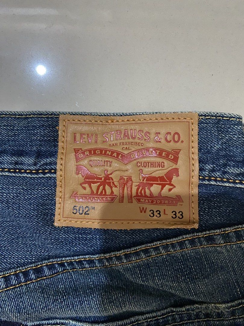 Levi’s 502 Denim (Category: Jeans) located in Munoz. Submitted by brazziwardrobe (Listing ID 1466793518, Image 3). Description: Waist:34 inches Length:42.5 inches Leg Opening:8.5 inches Excellent Condition Need Wash lang 9.8/10 Condition Negotiable Dm to purchase 💌.