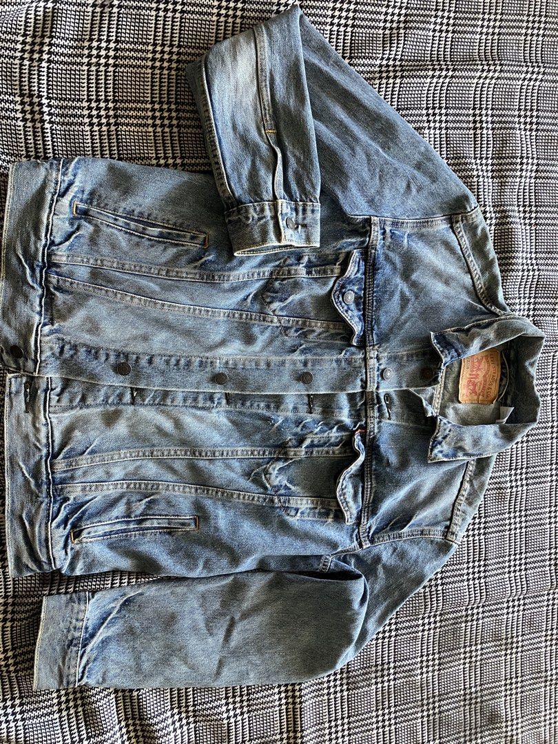 Levi’s vintage denim trucker (Category: Coats, Jackets and Outerwear) located in Angeles City. Submitted by jnwsurplus (Listing ID 1466821434, Image 1). Description: Plssse see pictures In good condition Medium size Color vary due of light 25inch length 24inch shoulder Fit to fit 21inch.
