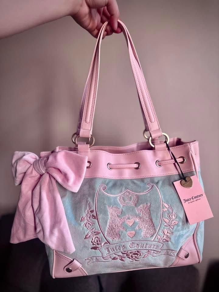 LF Juicy Couture Bag (Category: Luxury Bags & Wallets) located in Manila. Submitted by voguenco2025 (Listing ID 1466936391, Image 2). Description: .