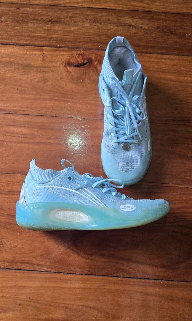 Li ning 808 2 ultra (Category: Sneakers & Footwear) located in Quezon City. Submitted by GGPY5 (Listing ID 1466965697, Image 3). Description: way of wade - lining 808 2 ultra - Oxygen Condition 9/10 insanely strong spike no box used indoors only issue : minimal yellowing on outsole but does not affect perfomance. dm to send more pictures and videos..