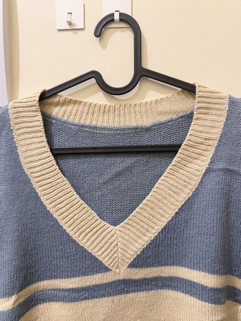 Light Knitted Vest (Category: Blouses) located in Manila. Submitted by xmagic.shopx (Listing ID 1466872113, Image 2). Description: .