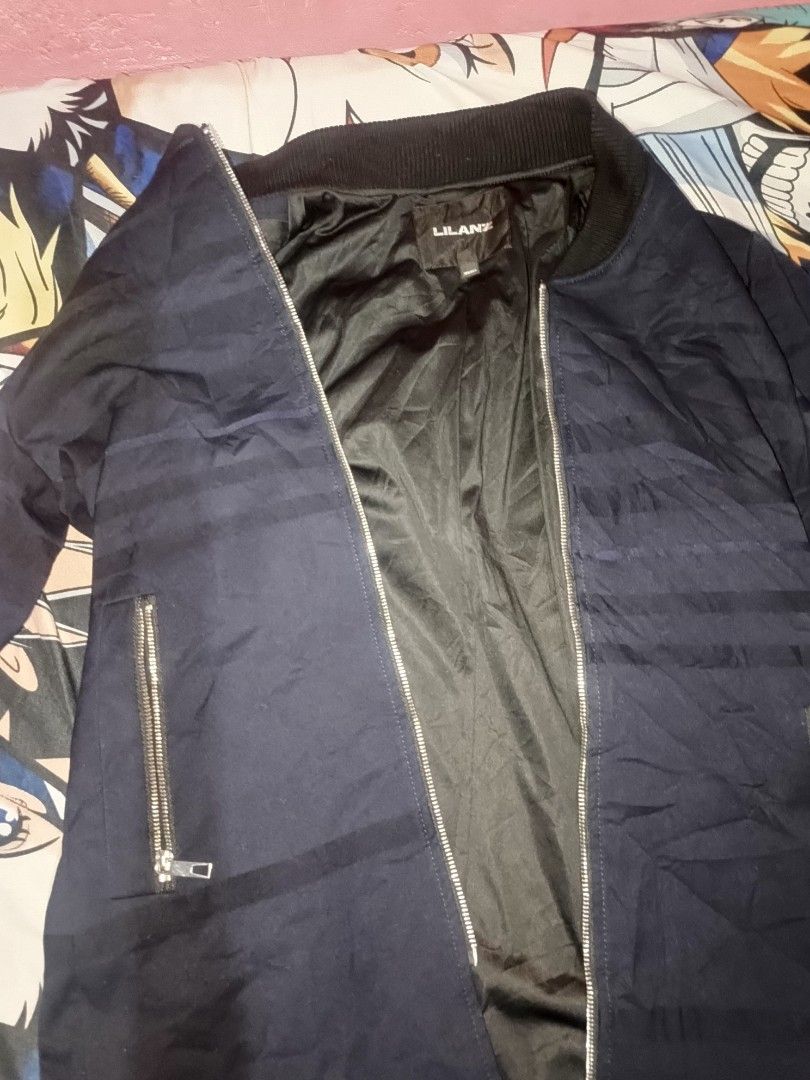 Lilanz Jacket (windbreaker) (Category: Coats, Jackets and Outerwear) located in Paranaque City. Submitted by veyyyu (Listing ID 1466951722, Image 1). Description: makapal tela medjo mabigat high quality no damage.