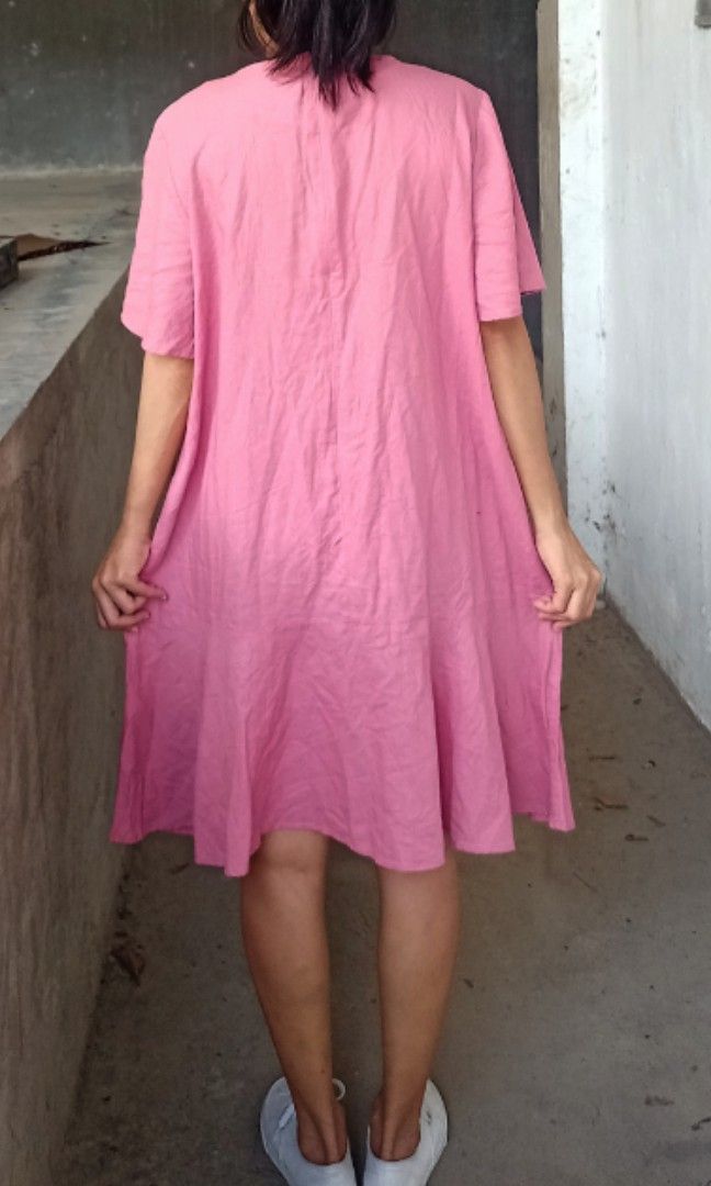 Linen hem summer dress (Category: Dresses) located in Davao. Submitted by kannikasok1987 (Listing ID 1466903783, Image 2). Description: Bust 38 Waist 42 L 36.5 mall quality.