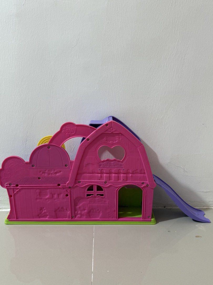 Little pony toy house (Category: Interactive Toys) located in Cabuyao City. Submitted by affordable_love_items (Listing ID 1466783120, Image 3). Description: .