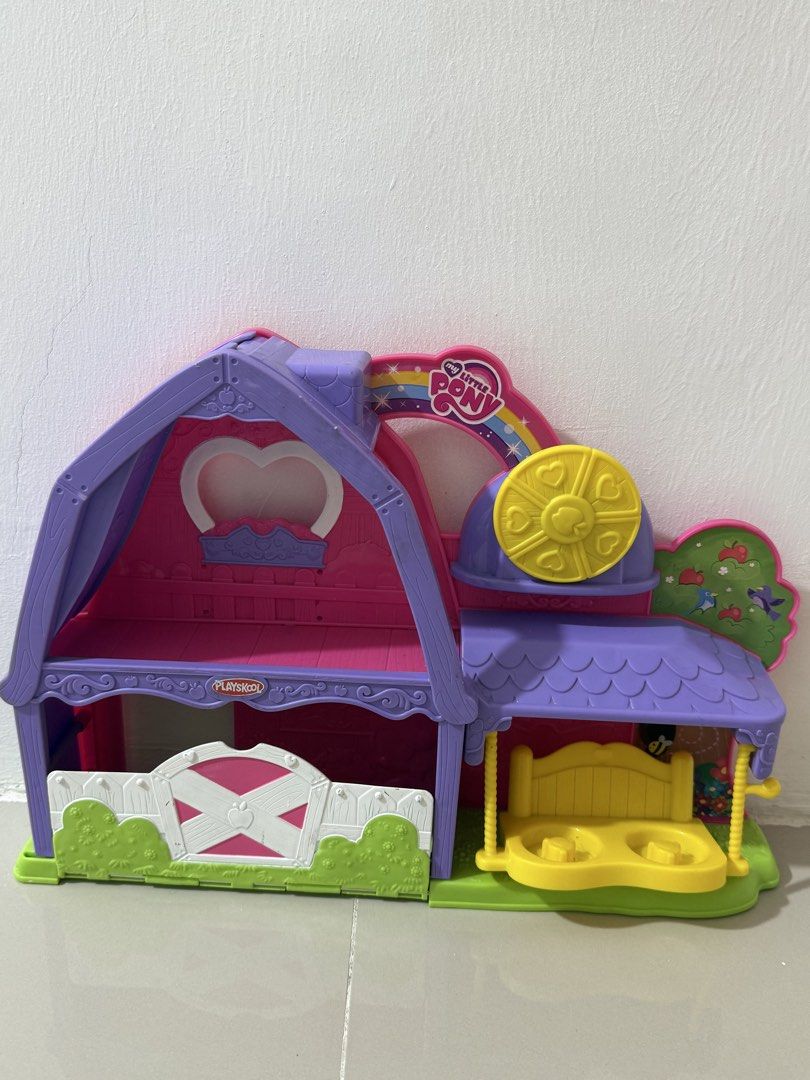 Little pony toy house (Category: Interactive Toys) located in Cabuyao City. Submitted by affordable_love_items (Listing ID 1466783120, Image 1). Description: .