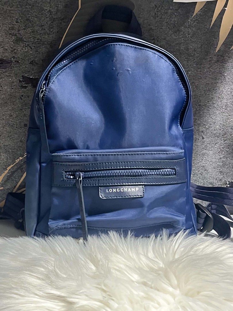 Long champ backpack(authentic) (Category: Backpacks) located in Caloocan City. Submitted by trebdy01 (Listing ID 1466793479, Image 1). Description: Sign of usage As is.