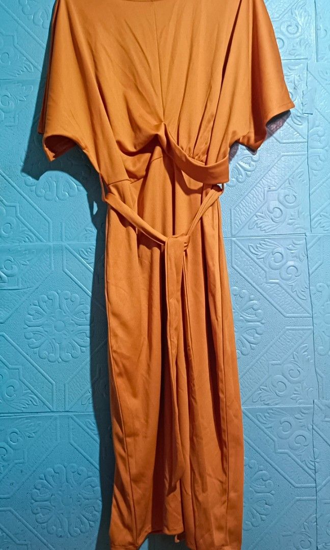 LONG DRESS COLOR ORANGE (Category: Dresses) located in Quezon City. Submitted by zoesmithshop (Listing ID 1466800669, Image 3). Description: SIZE- M Long dress color orange good condition no issue.