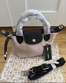 （分類：）位於 。 由 scarletteyer 提交（商品編號 1466774352，圖片 1）。簡介： 。