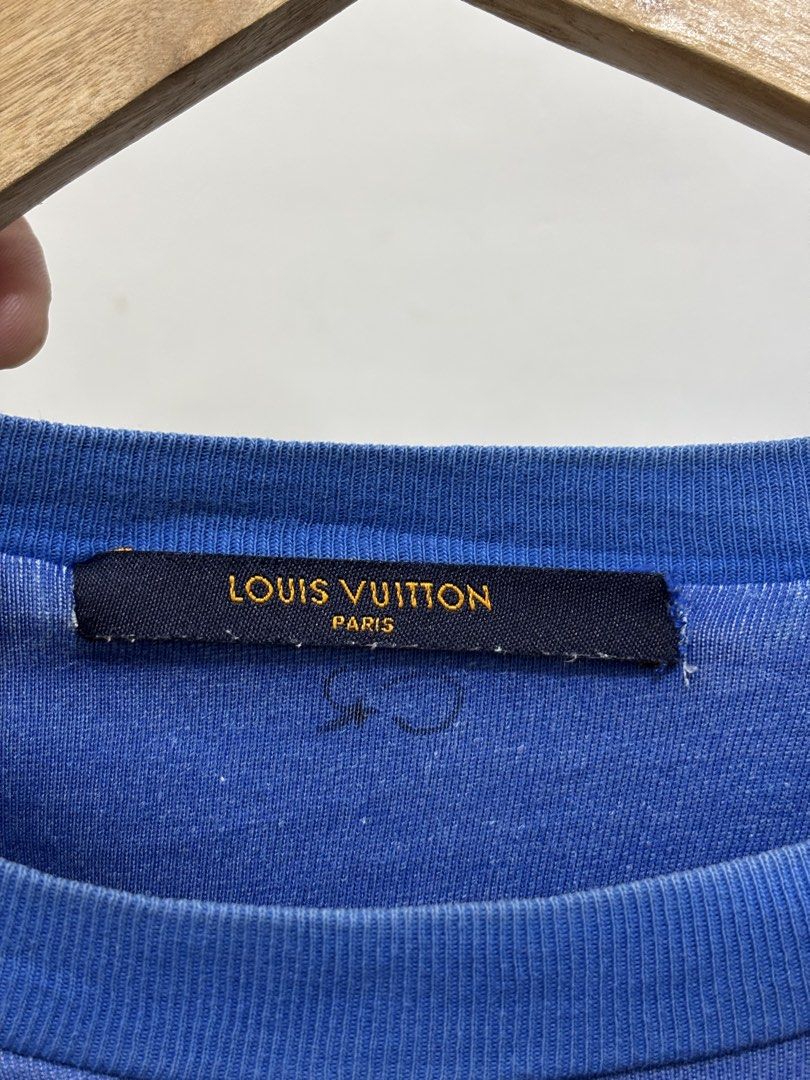 Louis Vuitton (Category: Activewear) located in Taytay. Submitted by leanmark103093 (Listing ID 1466933232, Image 3). Description: L0UlS VUlTT0N Fw20 Heaven On Earth Blue Cloud tee Medium on tag W23 L26 Excellent Condition No issue 📩📩📩📩.