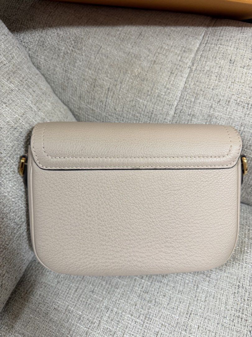 Louis Vuitton LockMe (Category: Luxury Bags & Wallets) located in Quezon City. Submitted by _cherryontop_ (Listing ID 1466903542, Image 2). Description: 9.5/10 Like new condition Box,dust bag,entrupy.