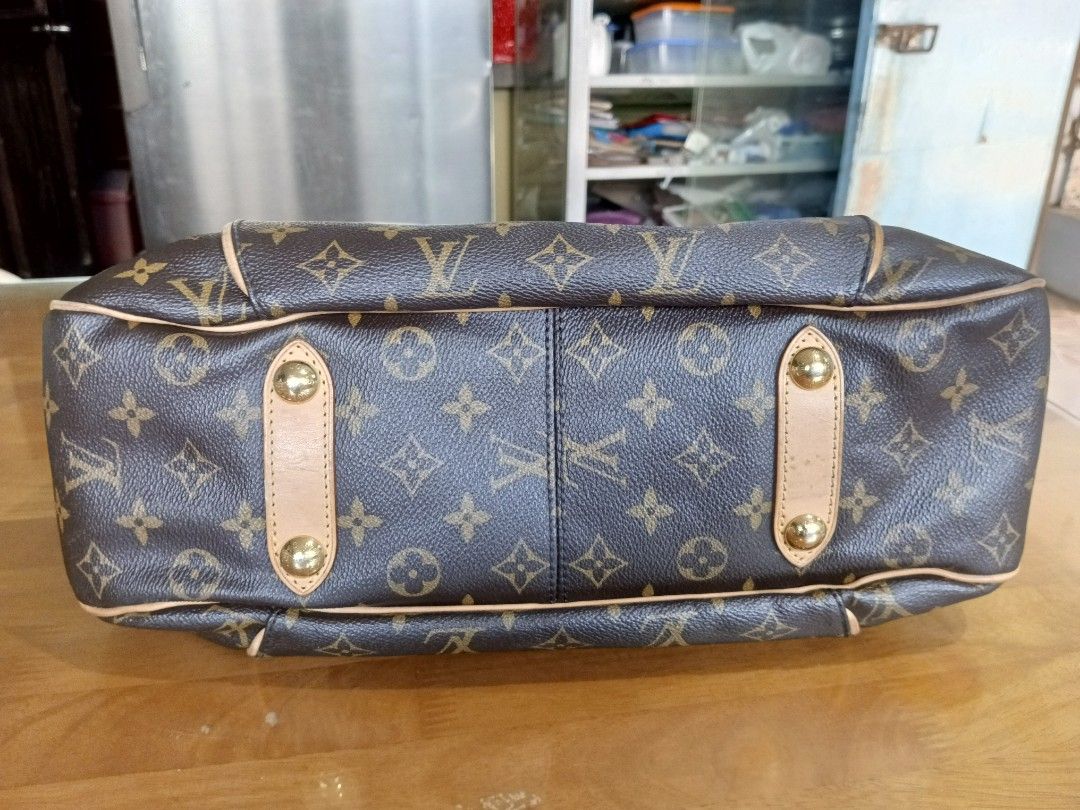 Louis Vuitton Monogram Canvas Shoulder Bag AUTHENTIC (Category: Luxury Bags & Wallets) located in Quezon City. Submitted by katherinehernandez25323 (Listing ID 1466780414, Image 3). Description: - Authentic Louis Vuitton monogram canvas with brown and gold tones - Premium tan leather trim and adjustable shoulder strap - Luxurious gold-tone hardware featuring the LV Inventeur front plaque - Spacious interior perfect for daily essentials - Protecti
