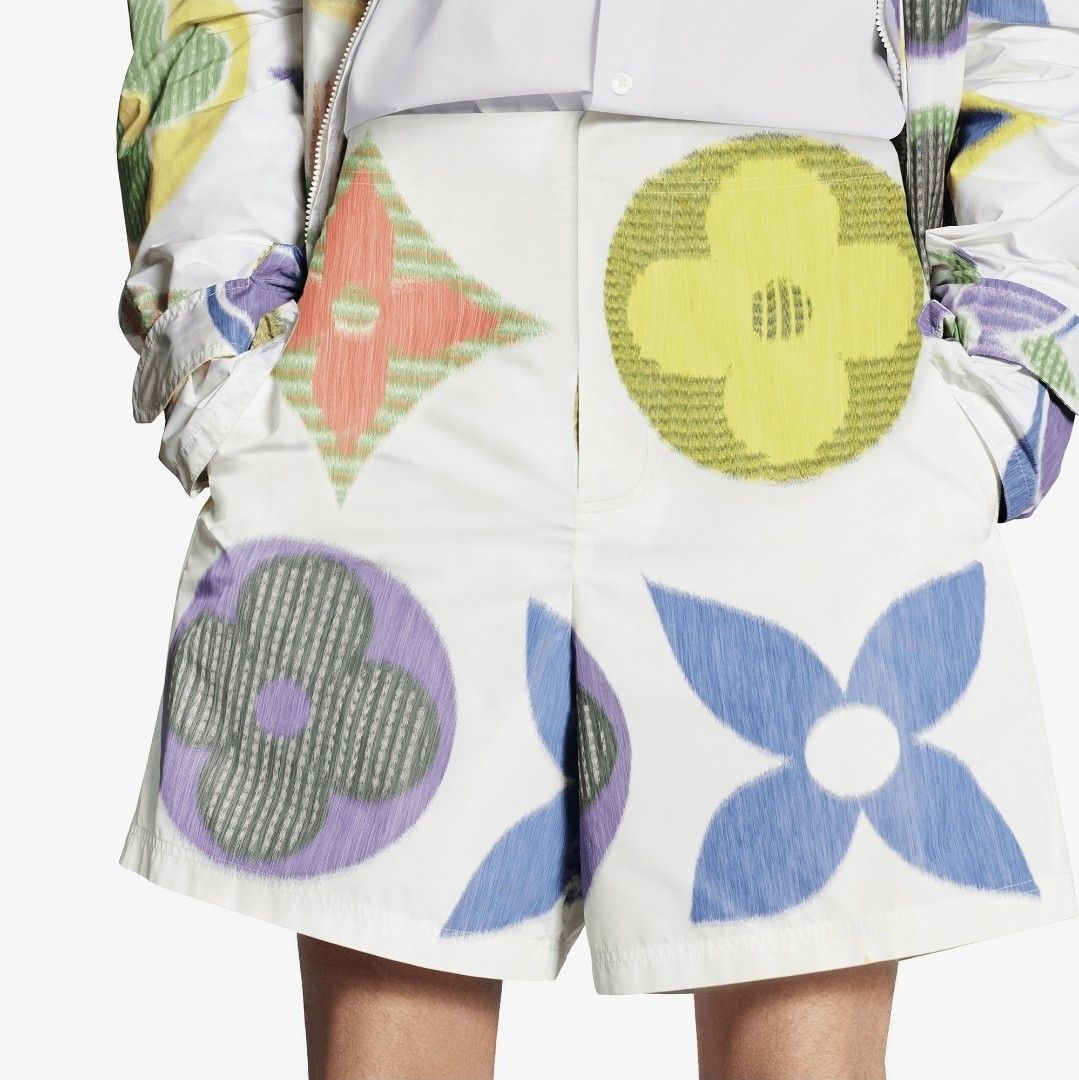 Louis Vuitton Multicolore Monogram Polyester Shorts (Category: Shorts) located in Iloilo. Submitted by mnky.bsns03 (Listing ID 1466888923, Image 2). Description: (designed under Virgil Abloh's artistic direction) 9/10 Color rate Issue: Missing Main Tag 28-33 Waistline 16.5 Length 13.5 Thigh 13 Leg Opening.