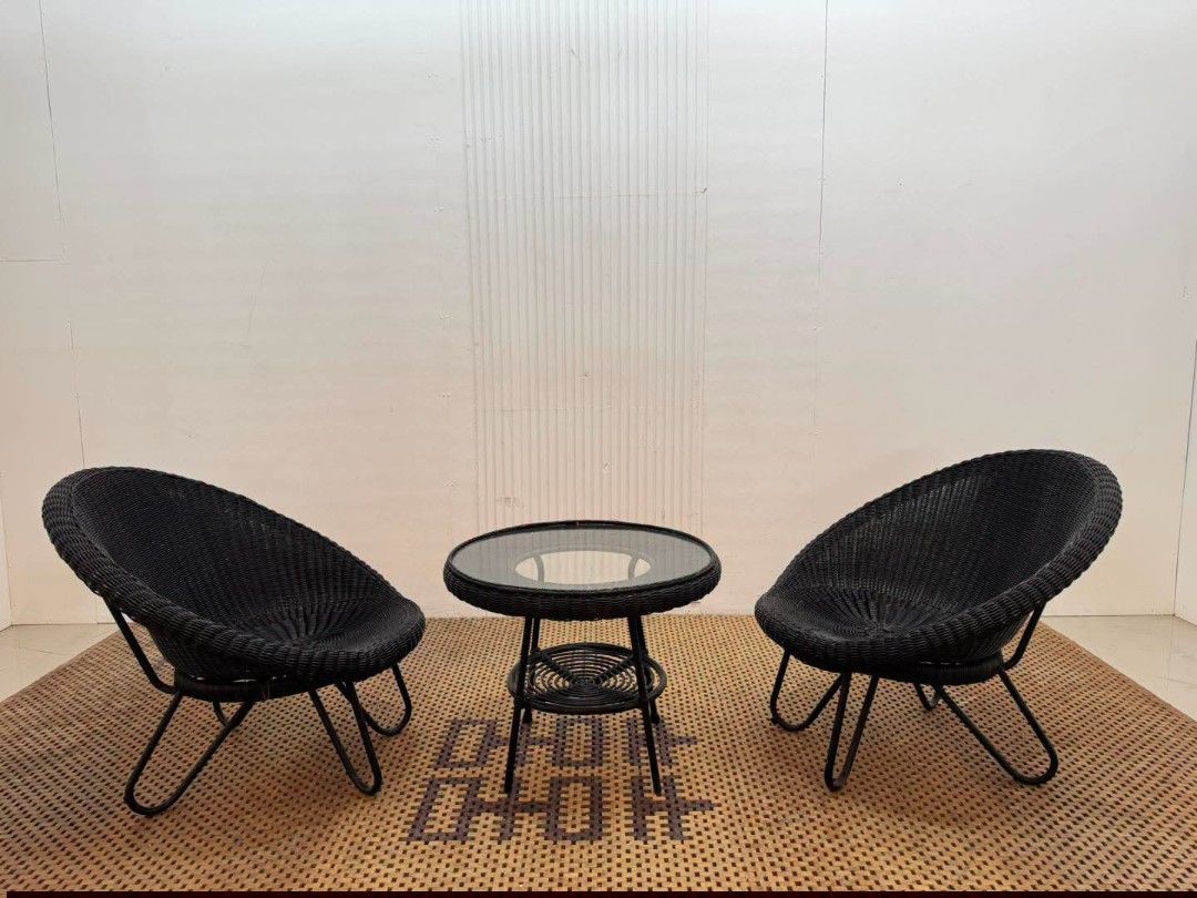 Lounged Chair Set (Category: Tables & Sets) located in Meycauayan. Submitted by marygracecasimiro (Listing ID 1466774413, Image 3). Description: Black Wicker/Rattan Lounge Chair Set with Glass-Top Table Price: 11,500 Table: 24 x 19 Chair: L30 x W27 x H27/13 In good condition🩷.