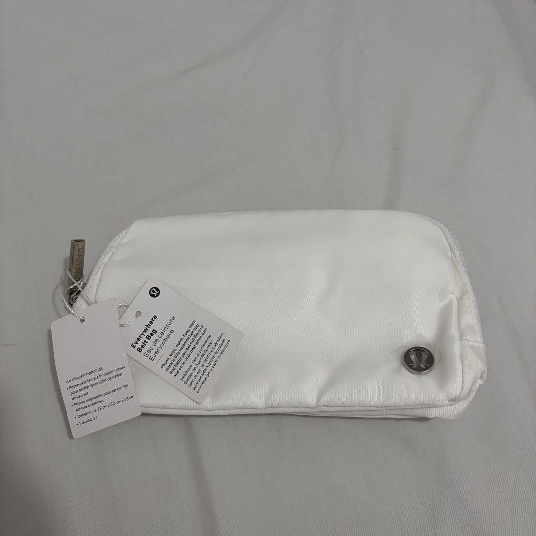 Lululemon Everywhere Bag (Category: Cross-body Bags) located in Caloocan City. Submitted by purpleskies14 (Listing ID 1466871328, Image 1). Description: -Lululemon everywhere belt bag - Price is negotiable .