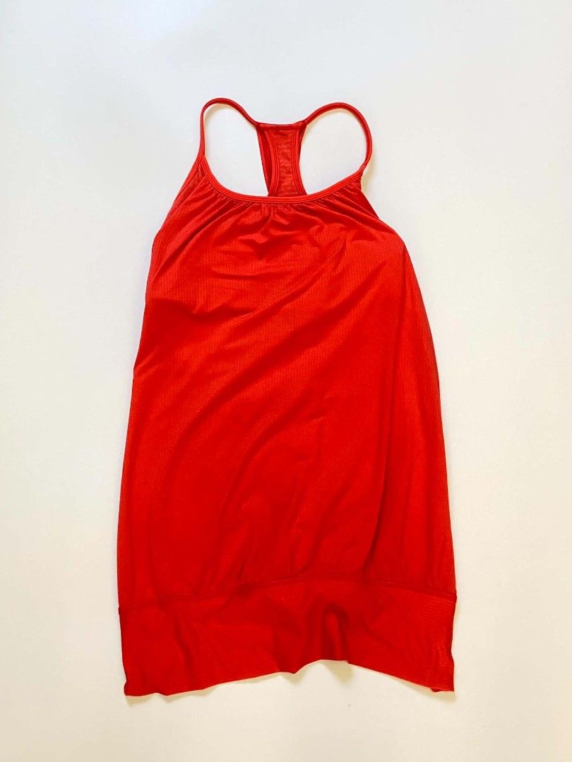 Lululemon (padded) (Category: Activewear) located in Tarlac. Submitted by dinnuh4e (Listing ID 1466852749, Image 2). Description: Lululemon (padded) S-M W 17.5 L 24 Very good condition Issue: none.