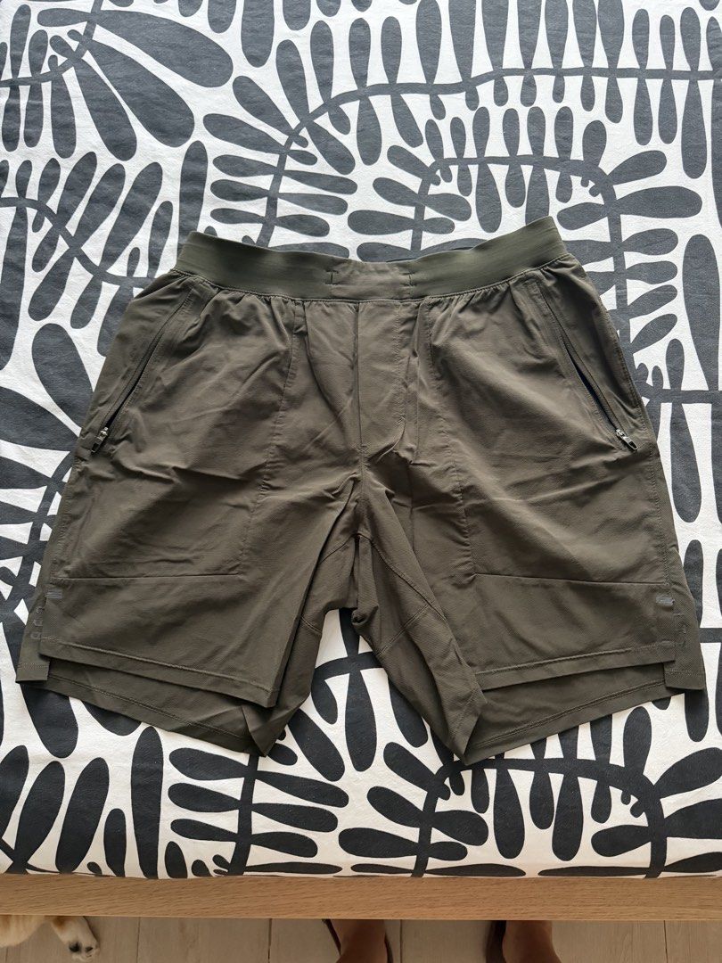 Lululemon Shorts (Category: Activewear) located in Quezon City. Submitted by _cjbarrera (Listing ID 1466790502, Image 2). Description: Flaw see photo.
