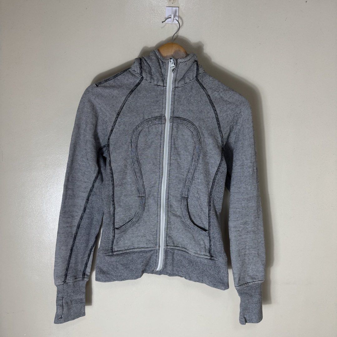 Lululemon Zip Hoodie (Category: Coats, Jackets and Outerwear) located in Davao. Submitted by cmbs141022 (Listing ID 1466969293, Image 1). Description: Lululemon Zip Hoodie Size Small Dimension: L 23" , W 15" Condition: 9/10 very good 650 plus shipping fee.