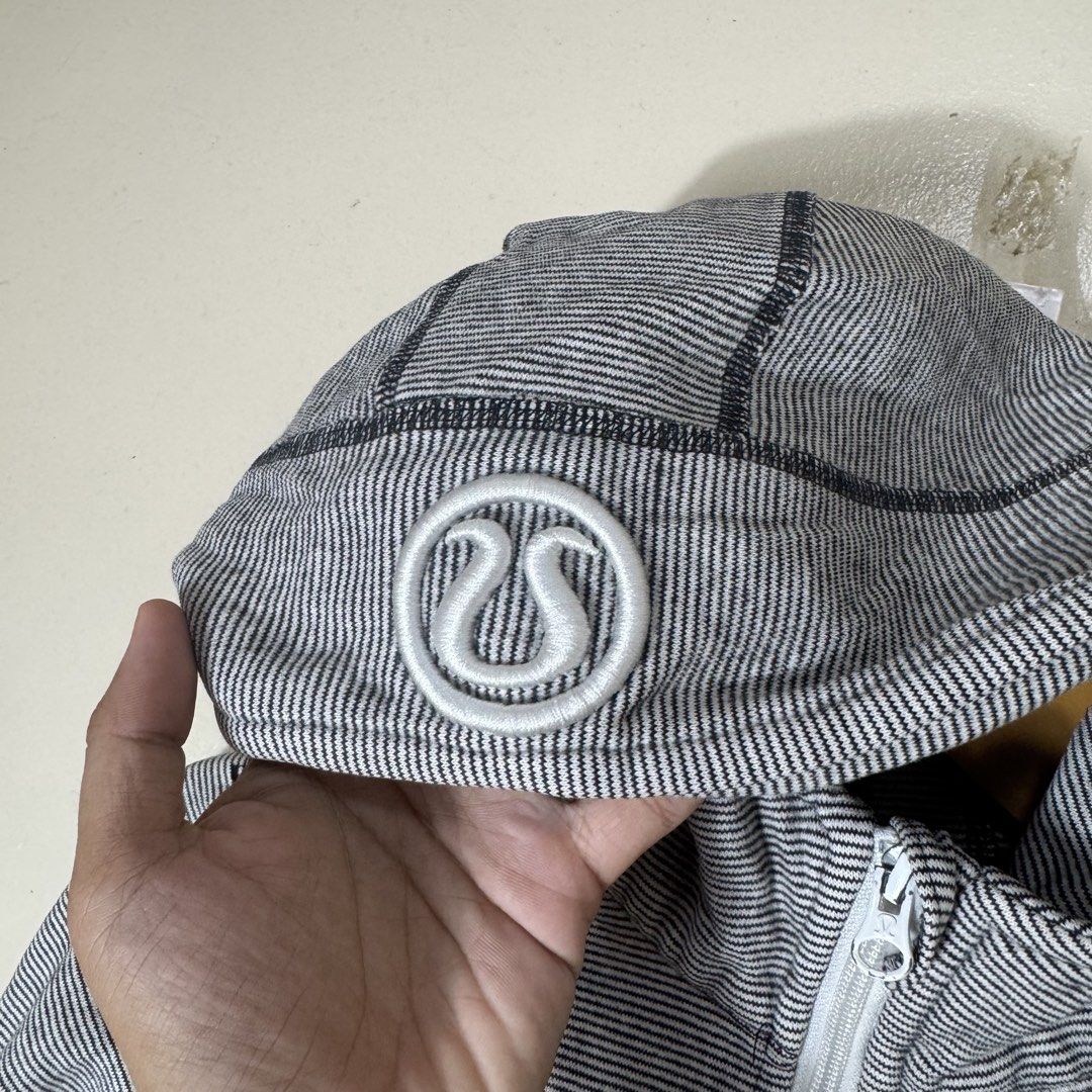 Lululemon Zip Hoodie (Category: Coats, Jackets and Outerwear) located in Davao. Submitted by cmbs141022 (Listing ID 1466969293, Image 3). Description: Lululemon Zip Hoodie Size Small Dimension: L 23" , W 15" Condition: 9/10 very good 650 plus shipping fee.
