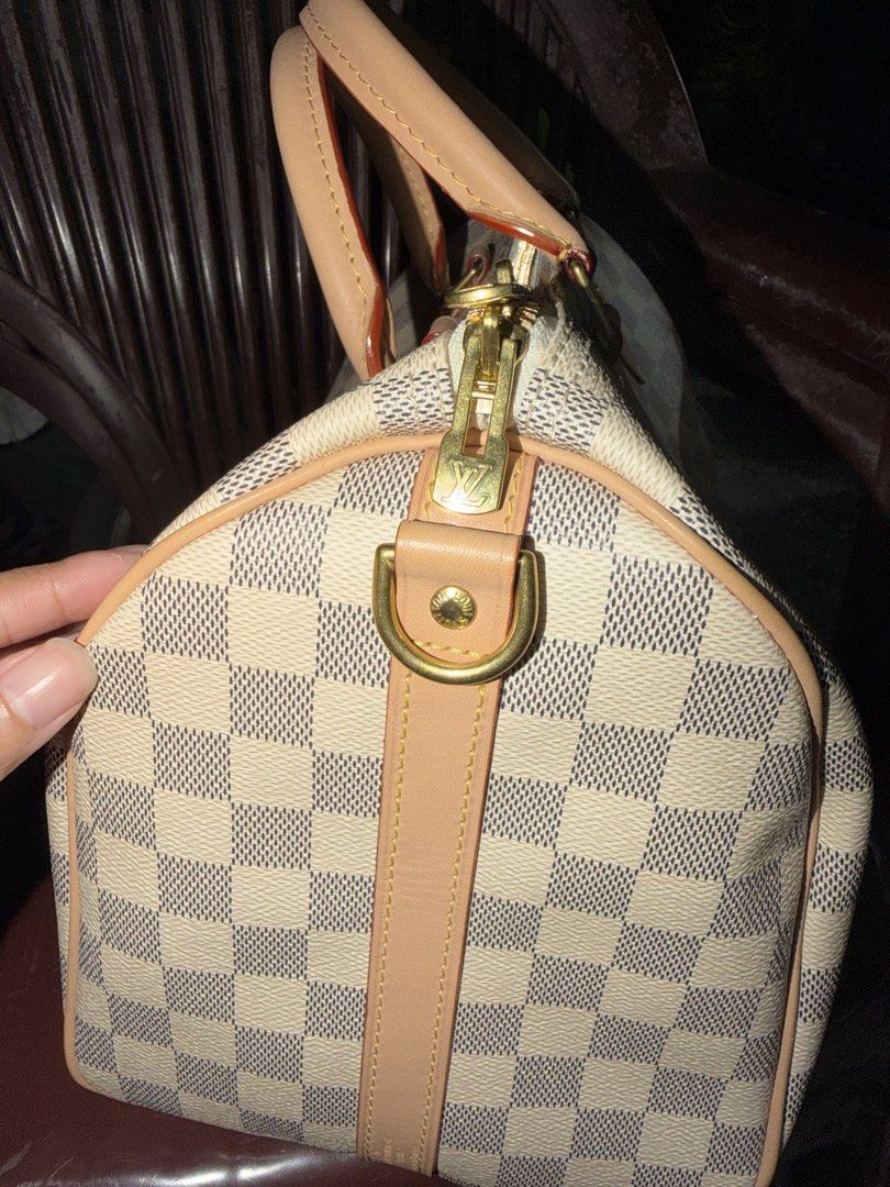 Lv bandoulier size 30 (Category: Luxury Bags & Wallets) located in Pasig City. Submitted by periwinklepeach (Listing ID 1466968670, Image 2). Description: .
