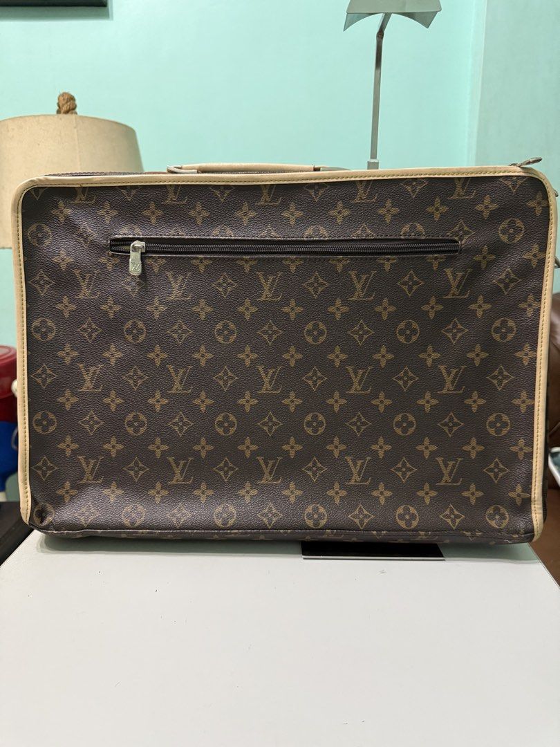 LV Vintage Monogram Laptop/Document Bag (Category: Briefcases) located in Davao. Submitted by annabrd0710 (Listing ID 1466897748, Image 2). Description: -In good condition -Pretty in actual -Auth not guaranteed -Vintage.