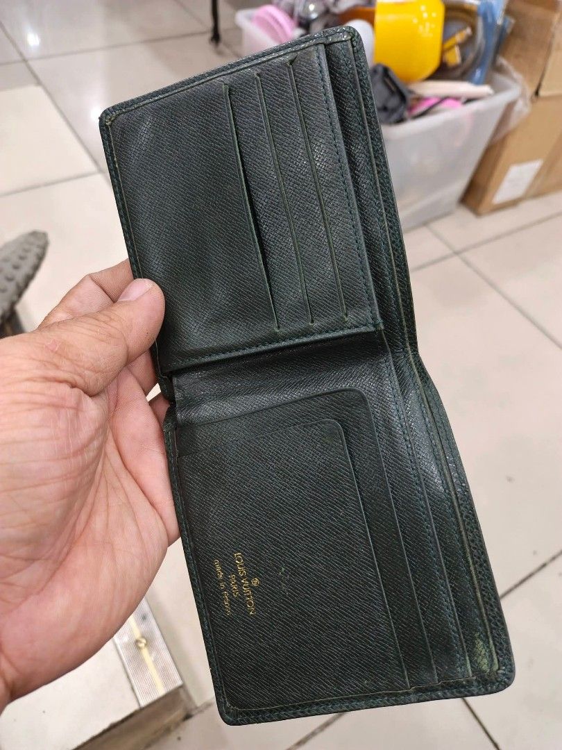 Lv Wallet (Category: Luxury Bags & Wallets) located in Bacolod City. Submitted by johnthrift (Listing ID 1466792809, Image 2). Description: Lv Wallet Orig In good condition Dm me if youre interested💌.