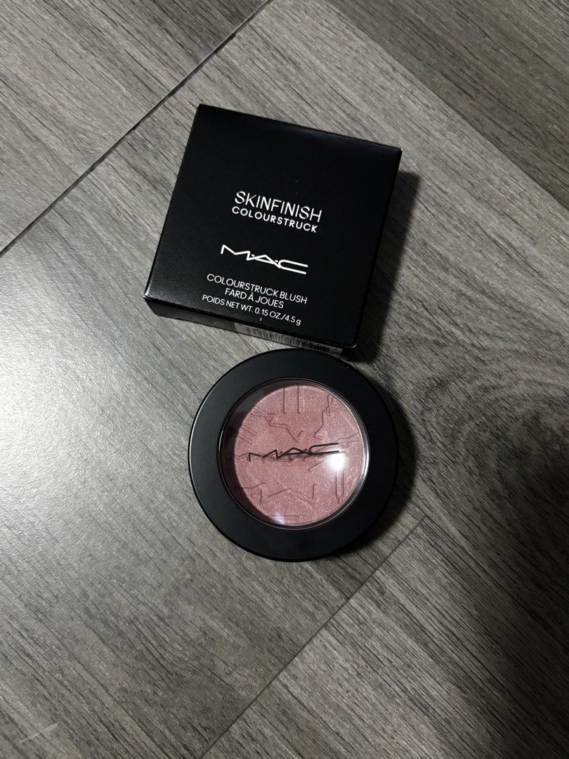 MAC Skinfinish Colourstruck Blush (Category: Makeup) located in Manila. Submitted by dreatantoy (Listing ID 1466970166, Image 2). Description: Mac Colourstruck Blush in Shade Honeylove Only used once Message for more discounts.