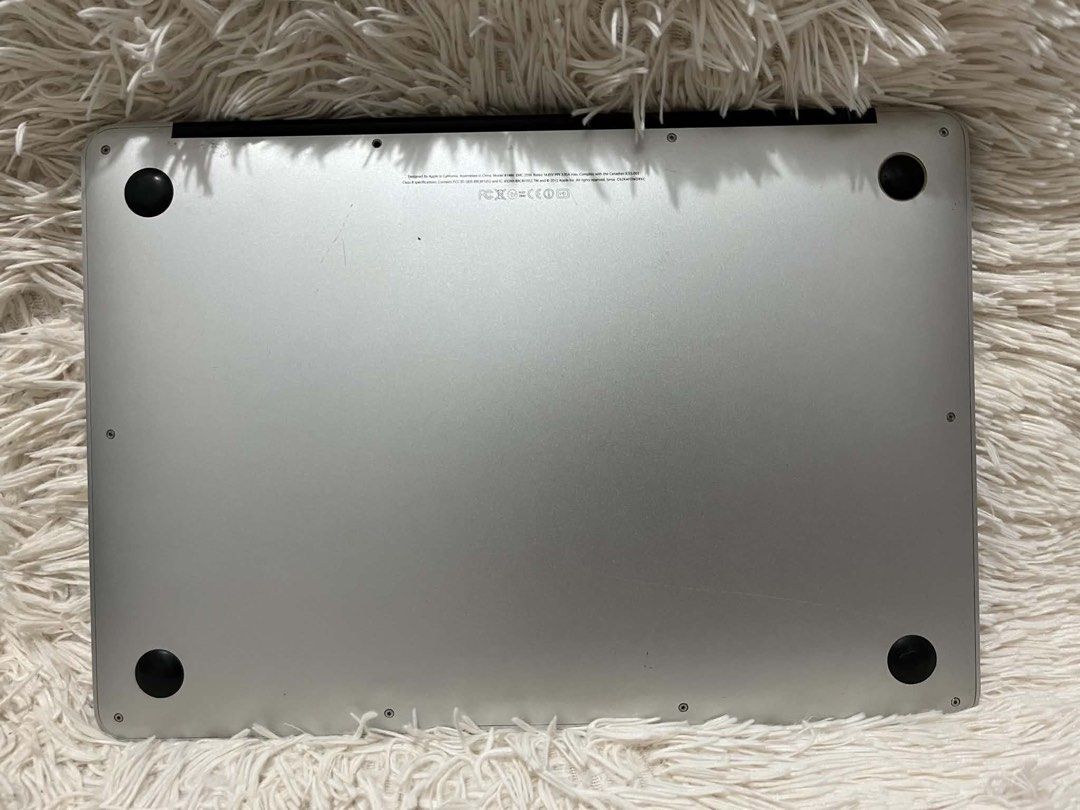 Macbook air 13inch (Category: Laptops & Notebooks) located in Quezon City. Submitted by all_about_retro (Listing ID 1466894820, Image 2). Description: Macbook air 13inch Mid 2012 Makinis lcd Complete keyboard Makinis unit Untested unit Wala akong charger ng macbook Note: Galing ito sa mga lote na nabili ko, wala ren ako alam sa mga macbook As is condition Pickup.