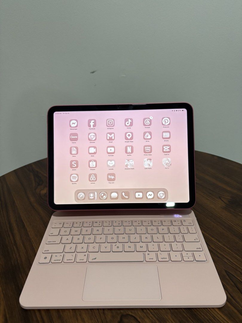Magic KeyBoard (Category: Everything Else Others) located in Pasig City. Submitted by mj_112900 (Listing ID 1466798905, Image 1). Description: ✨ **FOR SALE: Magic Keyboard + Inateck & Danny Case** ✨ Selling these 2 items for **₱3,500 ONLY!**🔥 (price is negotiable) ✅ 1 Magic Keyboard ✅ 1 Inateck & Danny Case 💰 **Bundle price: ₱3,500 only for both!** 📩 DM me if interested. First come, first served! 😊.