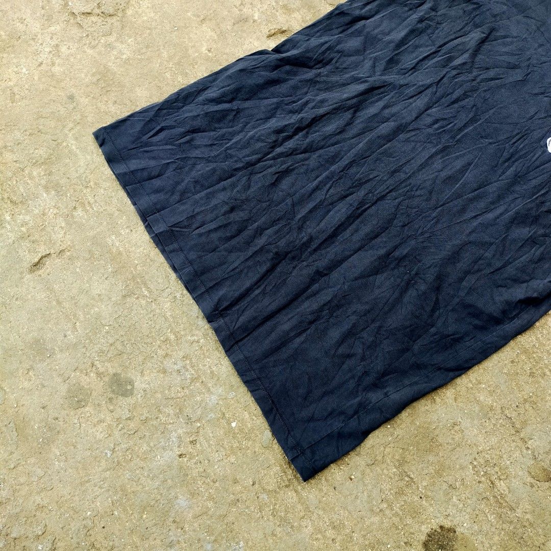 Maison Kitsuné Double Fox Head Patch T-Shirt Size S (Category: Tshirts & Polo Shirts ) located in Zamboanga. Submitted by _oliverbmth (Listing ID 1466833430, Image 3). Description: - Brand: Maison Kitsuné - Color: Dark Grey - Size: S (tag intact) - Design: Rare double embroidered fox head patches (grey and orange) on chest - Fit: Short sleeves, standard straight hem - Condition: Pre-loved with normal signs of wear and fabric creasing - Dimes 18x2
