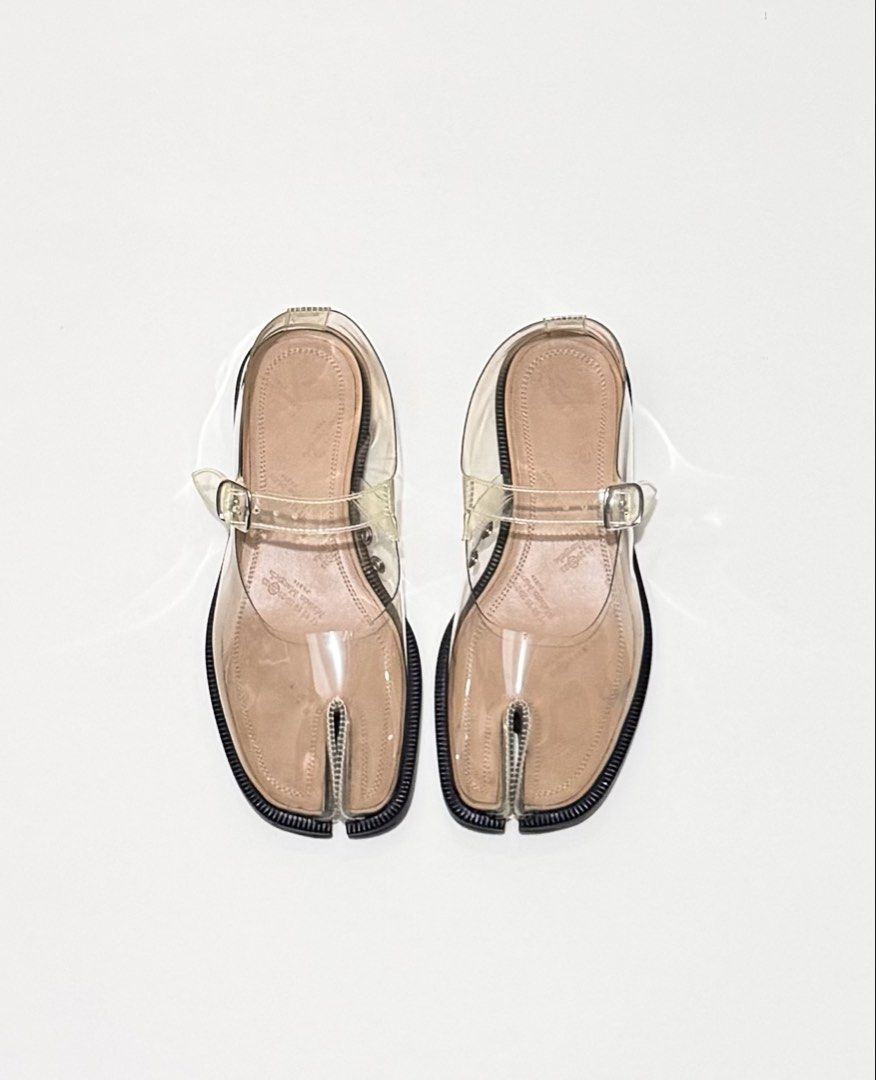 Maison Margiela (Category: Loafers) located in Quezon City. Submitted by byuklph (Listing ID 1466957877, Image 1). Description: Auth💯size35/22cm Excellent condition normal signs of used No inclusion / not yellowish Very nice .