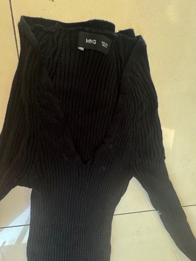 MANGO DRESS BLACK (Category: Dresses) located in Quezon City. Submitted by prelovedsaleitems (Listing ID 1466782246, Image 1). Description: .