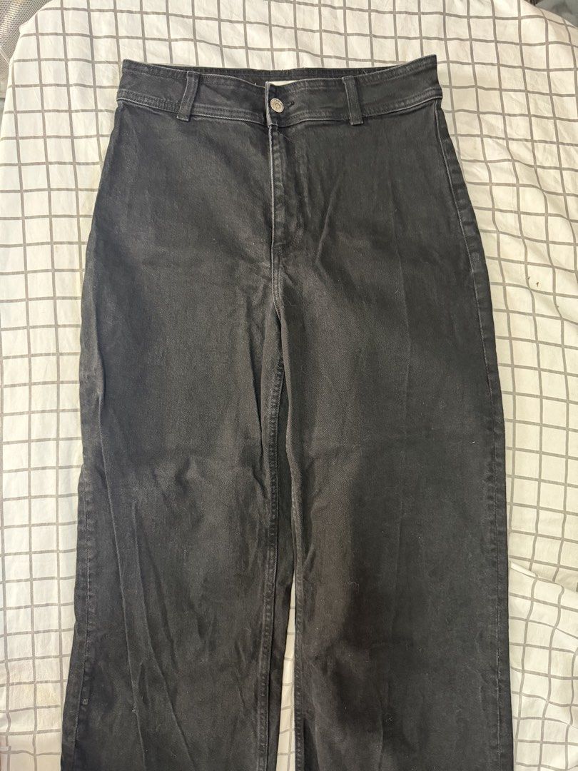 Mango Highwaisted wideleg denim jeans (Category: Jeans) located in Quezon City. Submitted by pinkystrends.co (Listing ID 1466844993, Image 2). Description: .