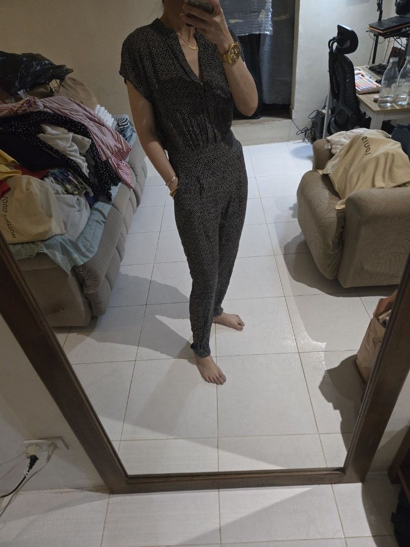 Mango Jumpsuit Soft Fabric (Category: Jumpsuits) located in Manila. Submitted by silentphoenix.799537 (Listing ID 1466823005, Image 2). Description: .