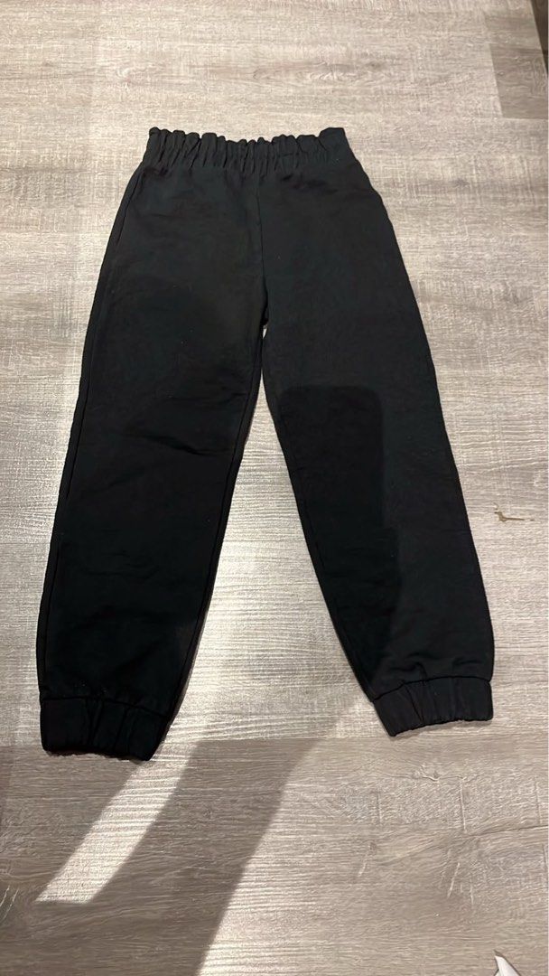 Mango Kids black jogger trousers (Category: Babies & Kids Fashion) located in Taguig. Submitted by vivi_028 (Listing ID 1466841714, Image 1). Description: Size 7-8.
