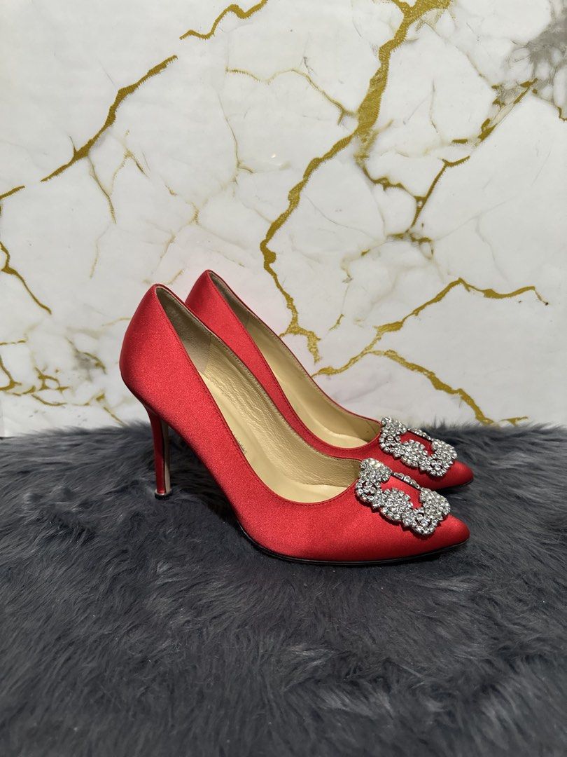Manolo Blahnik heel (Category: Heels) located in Marikina City. Submitted by georgiaprelovestuff (Listing ID 1466882030, Image 2). Description: size 37 PLEASE READ BEFORE MAKING AN OFFER: 🔹No inclusions since this is preloved 🔹NO to low ballers please 🔹NO meetups due to busy schedule 🔹If you make an offer, please get the item let's not waste each other's time 🔹NO return NO exchange NO cancellation 🔹Please manage your expectation since all i