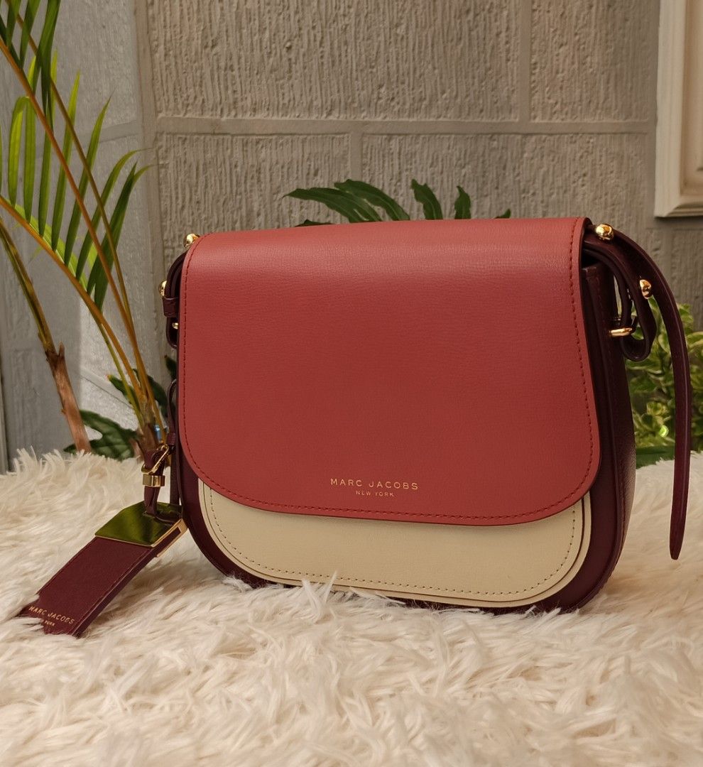 Marc jacobs (Category: Cross-body Bags) located in Rizal. Submitted by astrid20 (Listing ID 1466831584, Image 2). Description: authentic from US used less than 5x excellent condition 4900+sf layaway ok.