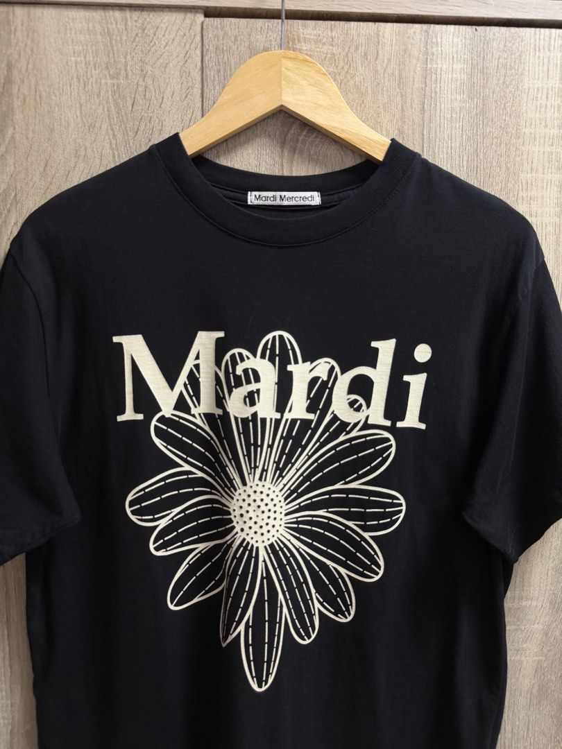 Mardi Mercredi Flower Tshirt (Category: Shirts) located in Imus. Submitted by rckrmns (Listing ID 1466950909, Image 3). Description: Mardi Mercredi Flower Tshirt Size M W- 20 L- 27 Good as New 1,200.