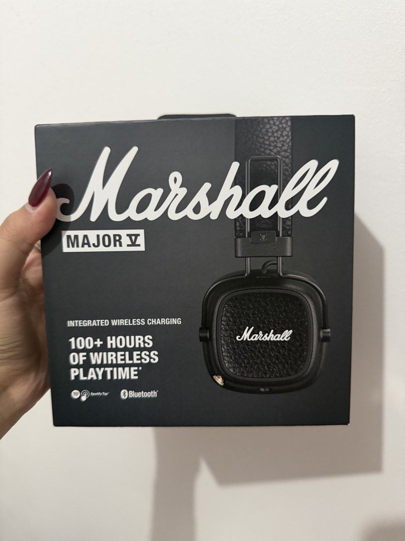 Marshall Major V Headphones (Category: Headphones & Headsets) located in Quezon City. Submitted by sicatnisse (Listing ID 1466803144, Image 3). Description: - Model: Marshall Major V Wireless Headphones - Color: Classic Black with iconic rock style design and textured leather - Battery Life: Over 100 hours of wireless playtime on a single charge - Charging: Convenient integrated wireless charging capability - Inclusions: Comes with the original b