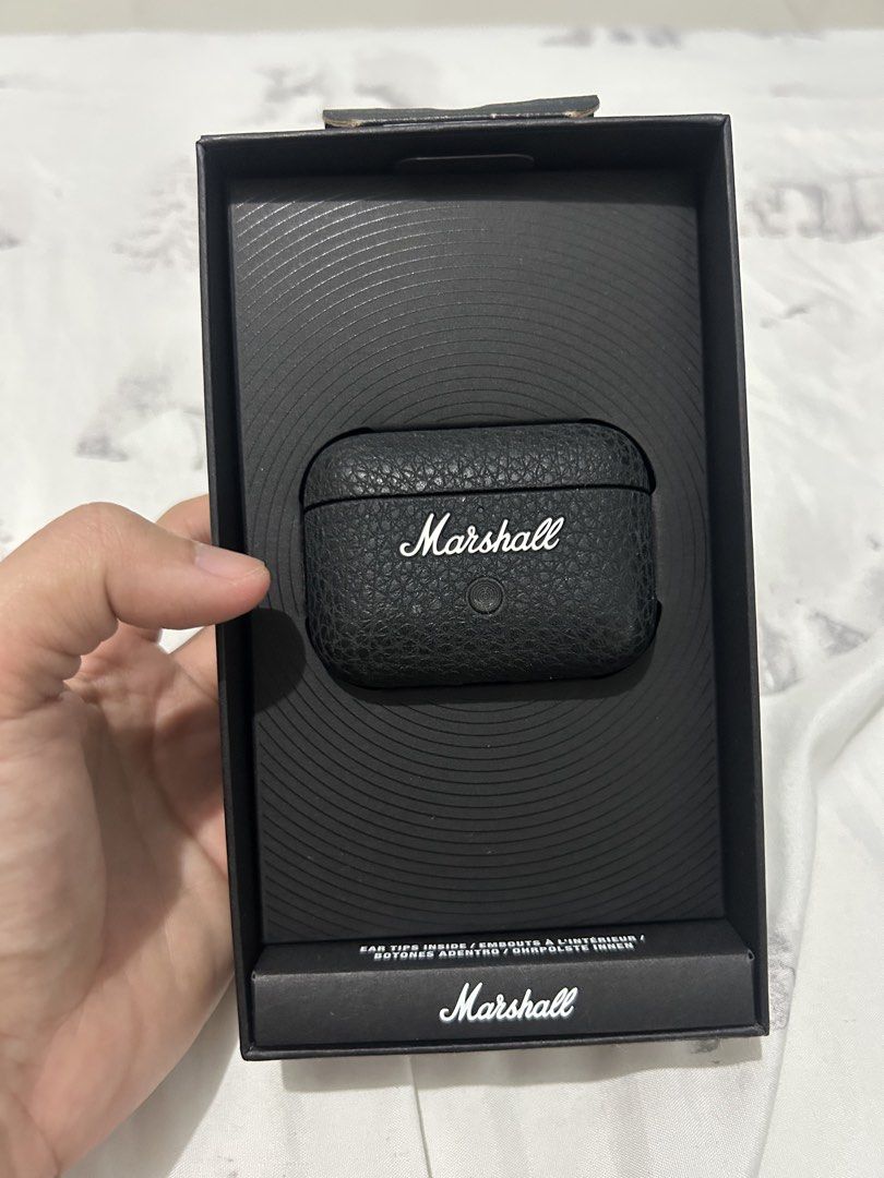 Marshall Motif ll A.N.C (Category: Headphones & Headsets) located in Cagayan de Oro. Submitted by neynuuh (Listing ID 1466871202, Image 3). Description: Original price is 14,490. The problem is the right ear bud does not function. It can still be fixed at Marshall service centers. .