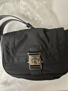 （分類：）位於 。 由 ka3rizaa 提交（商品編號 1466870985，圖片 1）。簡介： 。