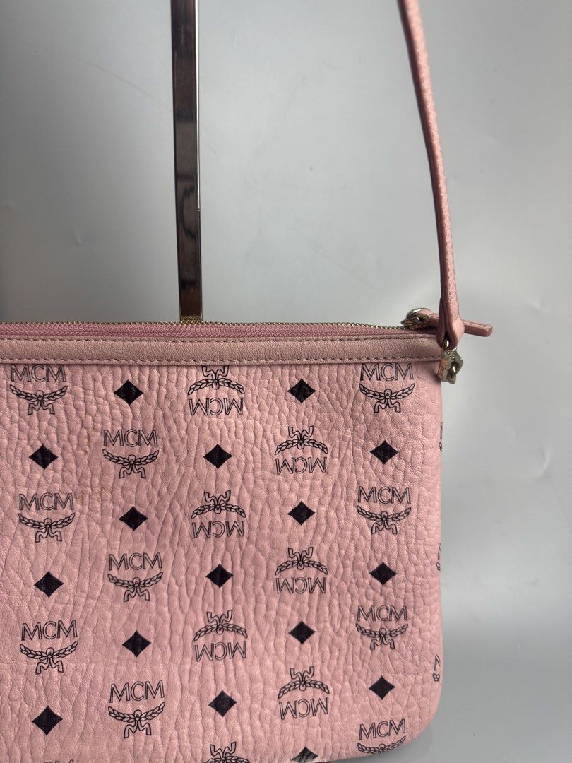 MCM - Visetos Liz Shopper Tote - Pouch (Category: Luxury Bags & Wallets) located in San Pablo. Submitted by hiddenrygn (Listing ID 1466794417, Image 3). Description: MCM - Visetos Liz Shopper Tote - Pouch Rank A Minor signs of usage Minor stain can wipe out Still in new condition Authentic DM!.