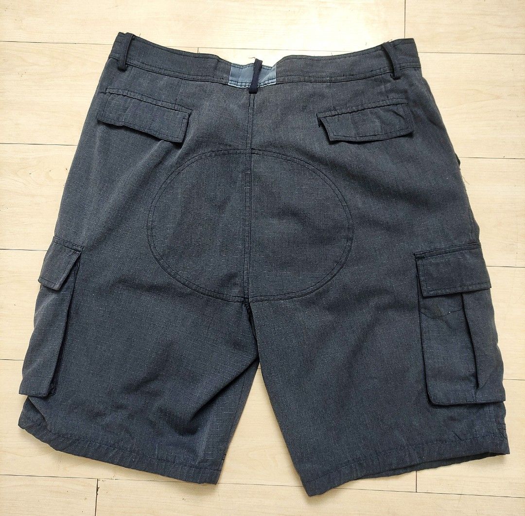 Mens Black Short Shorts (Category: Shorts) located in Caloocan City. Submitted by happystar.e0dc1b (Listing ID 1466811143, Image 2). Description: ⚠️PLEASE CLICK THE IMAGE TO SEE THE SIZE⚠️ FB PAGE: IPPEUNI AGASSI Location: Caloocan City ❌ No haggling ❌ No when worn ❌ No "more pics" ❌ No flaws, unless stated ❌ Request for specific measurements of neck, arm, shoulder etc will not be entertained.