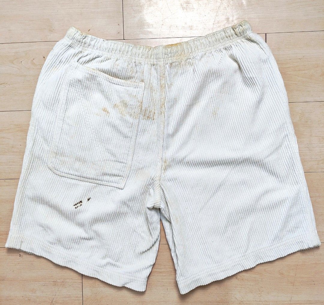 Mens White Short Shorts (Category: Shorts) located in Caloocan City. Submitted by happystar.e0dc1b (Listing ID 1466809395, Image 2). Description: ⚠️PLEASE CLICK THE IMAGE TO SEE THE SIZE⚠️ FB PAGE: IPPEUNI AGASSI Location: Caloocan City ❌ No haggling ❌ No when worn ❌ No "more pics" ❌ No flaws, unless stated ❌ Request for specific measurements of neck, arm, shoulder etc will not be entertained.