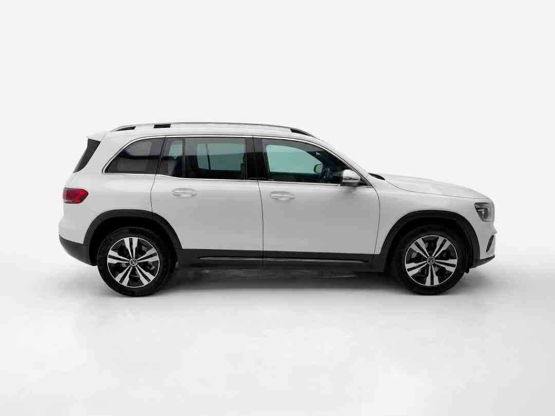 Mercedes-Benz GLB-Class GLB180 Progressive 7-Seater (A) (Category: Used Cars) located in Singapore. Submitted by vincar_pre-owned (Listing ID 1466818681, Image 2). Description: 1 Owner unit. A sleek and practical premium SUV with a spacious cabin, elevated driving position and flexible 7-seat configuration. Smooth and efficient performance. A strong choice for buyers looking for a luxury SUV that is both family-friendly and easy to drive. Contact
