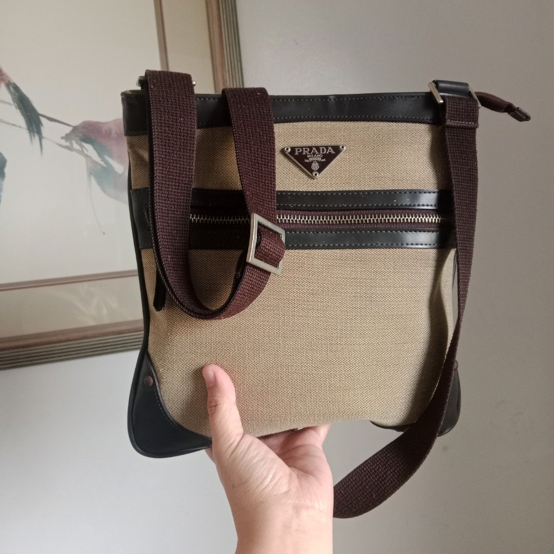 Messenger Bag (Category: Sling Bags) located in Manila. Submitted by mamapards17 (Listing ID 1466830110, Image 1). Description: .
