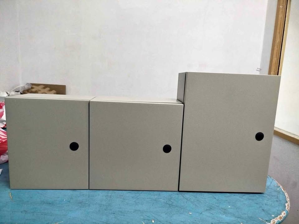 Metal Enclosure for Motor Control (Category: Everything Else Others) located in Manila. Submitted by cyrenejoye (Listing ID 1466780769, Image 2). Description: - Heavy-duty metal enclosure designed for motor control setups - Durable housing safely protects internal electrical components - Keeps cable management clean, organized, and secure - Features pre-drilled front panel with ready-to-use green and red switches - Gray painted exterior finish wi